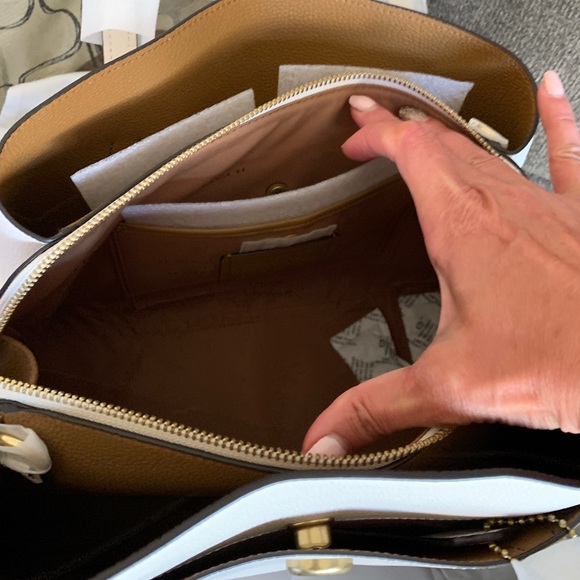 Authentic COACH 1941 Pebbled leather 3 compartments turnlock carryall/tote/Crosb - Picture 2 of 12